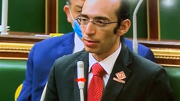 النائب محمد عبد العزبز