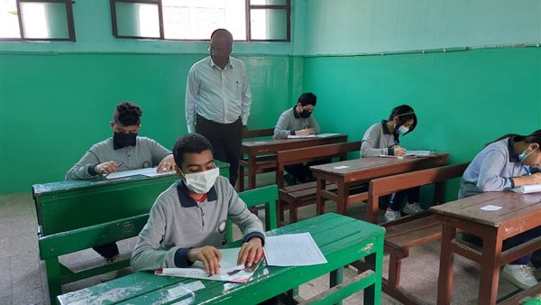 جانب من الامتحانات