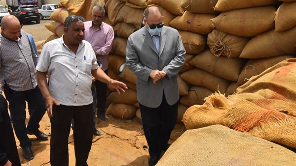 محافظ أسيوط خلال