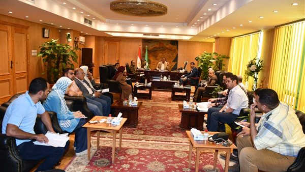 محافظ الفيوم خلال