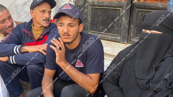 والدة أحد الصيادين