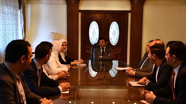 وزير الرياضة وشباب