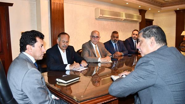 وزير الرياضة والاتحاد