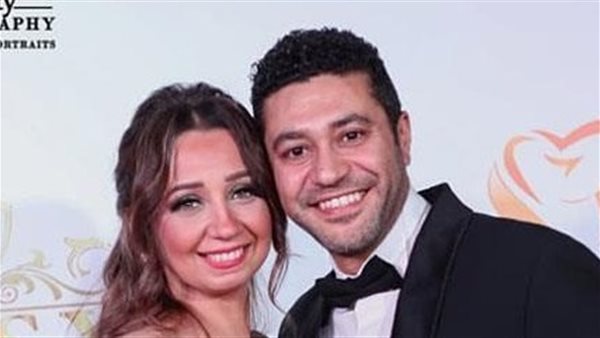 محمد عز وزوجته