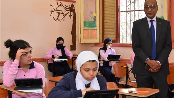 الدكتور أكرم حسن