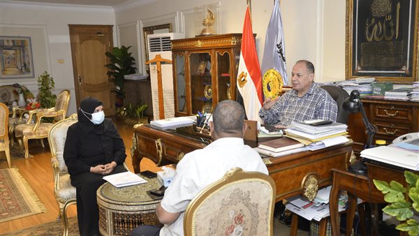 محافظ أسيوط خلال