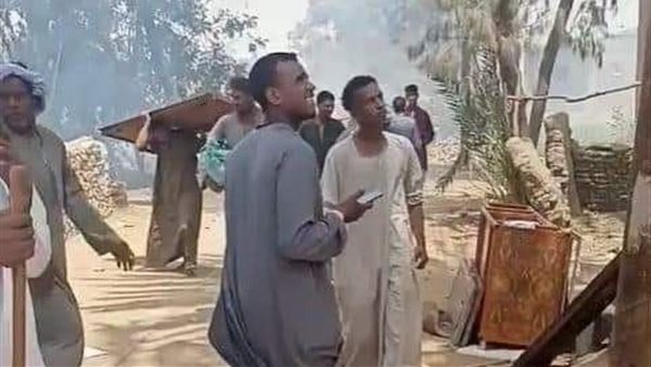 تجمهر أهالى أسوان