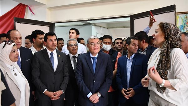 وزير الرياضة ومحافظ