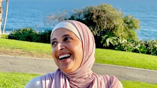 الفنانة حنان ترك