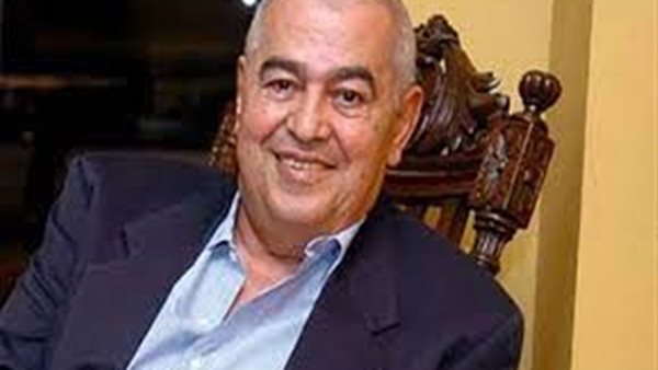 الكاتب الصحفي صلاح