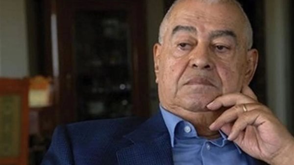 الكاتب الصحفي صلاح