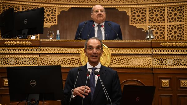 عمرو طلعت وزير الاتصالات
