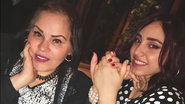 نادية العراقية وابنتها