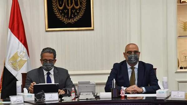 وزيرا الاسكان والسياحة