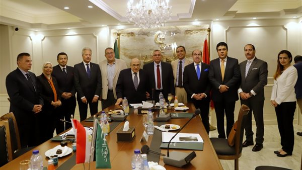 صورة من اجتماع اللجنة