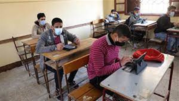 الطلاب داخل الامتحانات