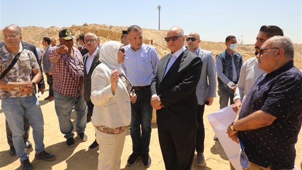 محافظ القاهرة خلال