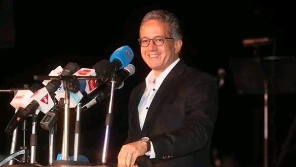 وزير السياحة 