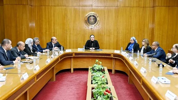 وزيرة التجارة 