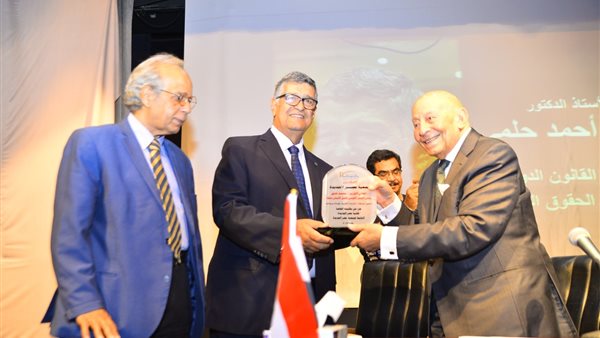 جانب من التكريم 