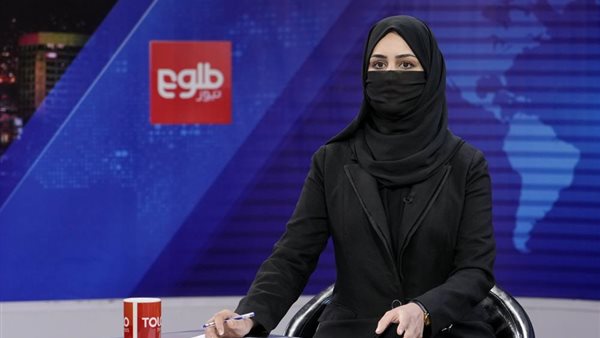 إحدى مذيعات قناة