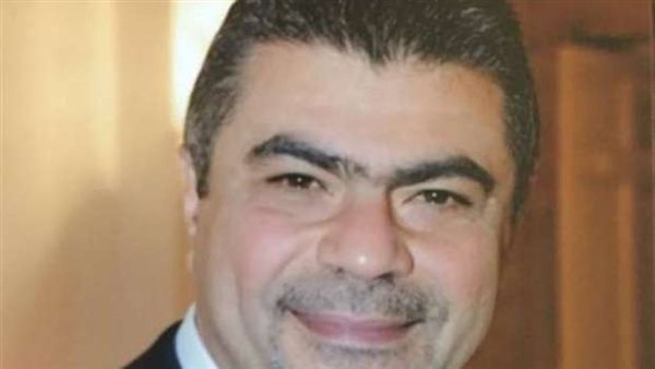 رجل الاعمال ايمن