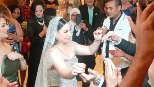 حفل زفاف بوسي