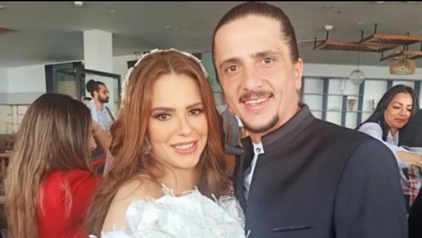 دينا عبد العزيز و