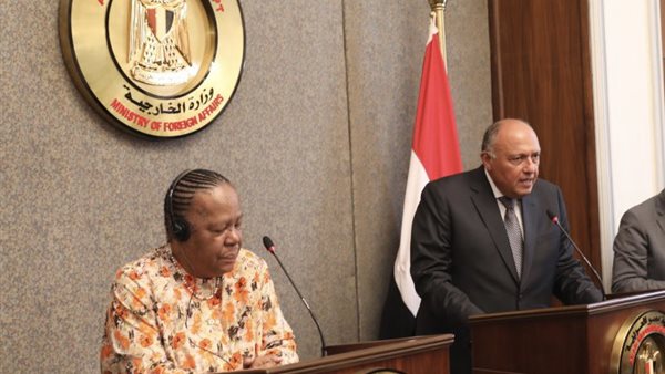 وزير الخارجية ونظيرته