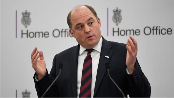 وزير الدفاع البريطاني