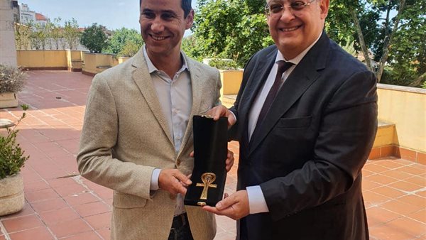 صورة من اللقاء