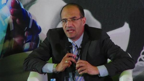 الدكتور ممدوح إسماعيل