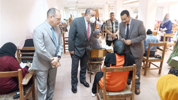 خلال تفقد الامتحانات