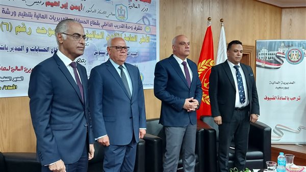 محافظ بورسعيد خلال