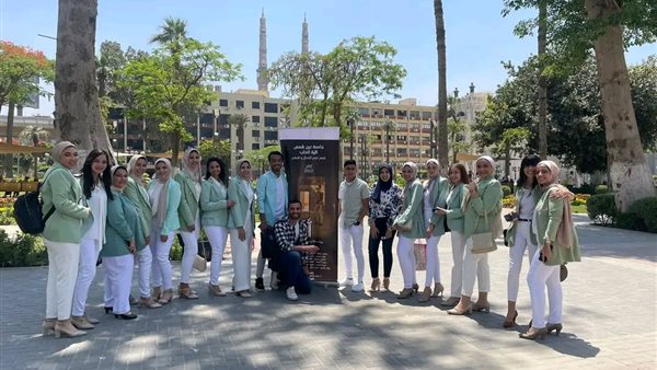 طلاب آداب عين شمس