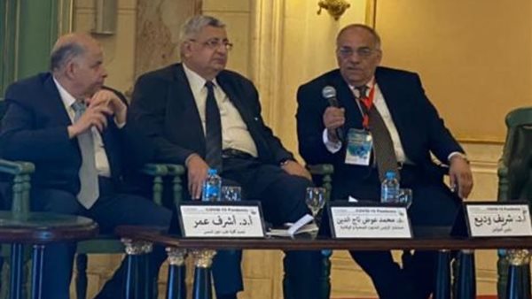 خلال المؤتمر 