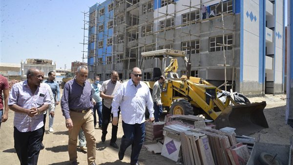 محافظ أسيوط خلال