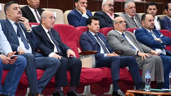 وزير الرياضة خلال