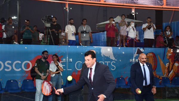 وزير الشباب والرياضة