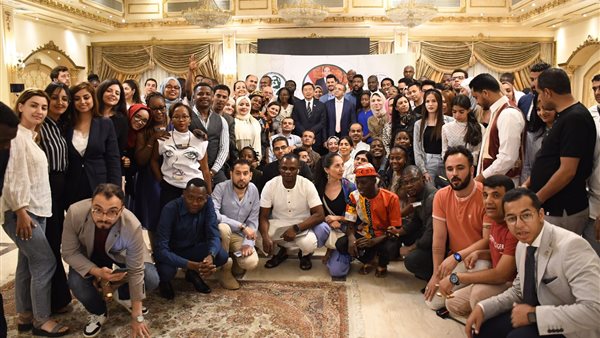 المشاركين في الجلسة