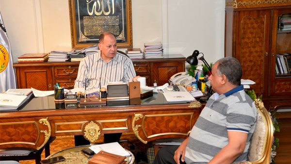 محافظ أسيوط خلال