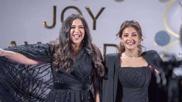 دنيا وإيمى سمير غانم