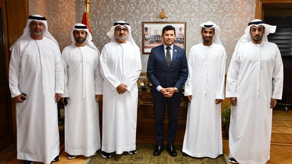 وزير الرياضة مع مجلس