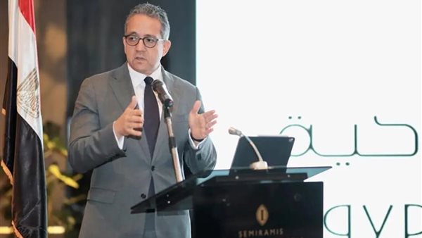 وزير السياحة 