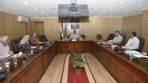 محافظ أسيوط خلال