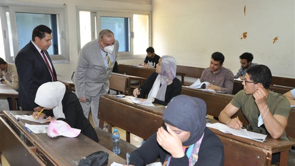 لجان الامتحانات 