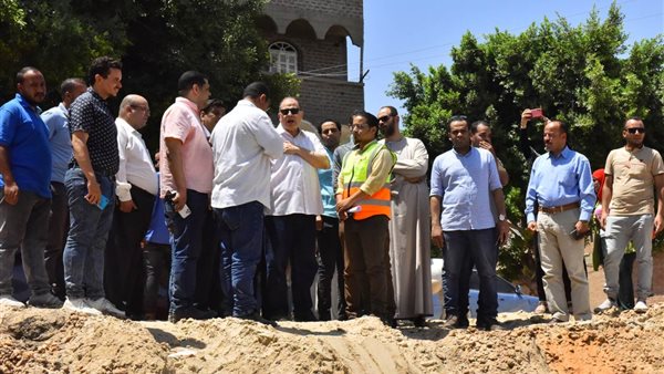 محافظ أسيوط خلال