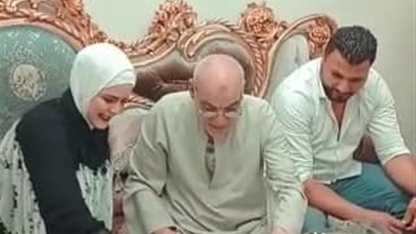 آية خلال كتب كتابها