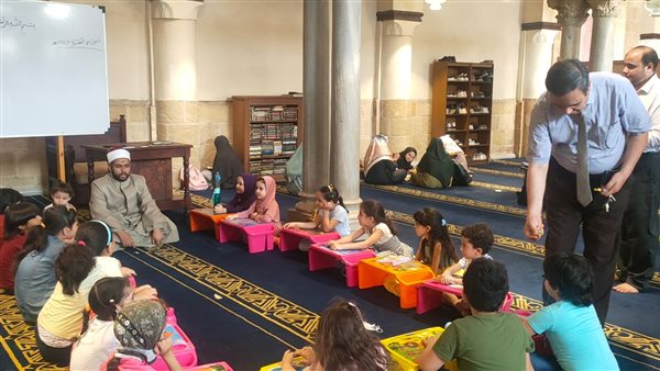 توافد الأطفال على