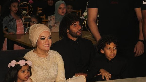 محمد النني وزوجته